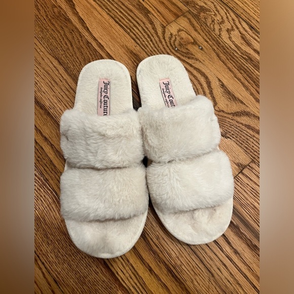 Juicy Couture  Bedroom Faux Fur Slip on Slippers  Size 8 Ivory Strappy - Picture 1 of 7